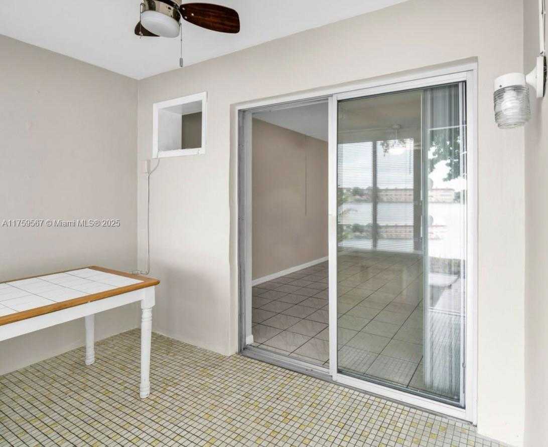 Small Image of 18801 NORTH EAST 2ND AVE #1006, Miami Number 7