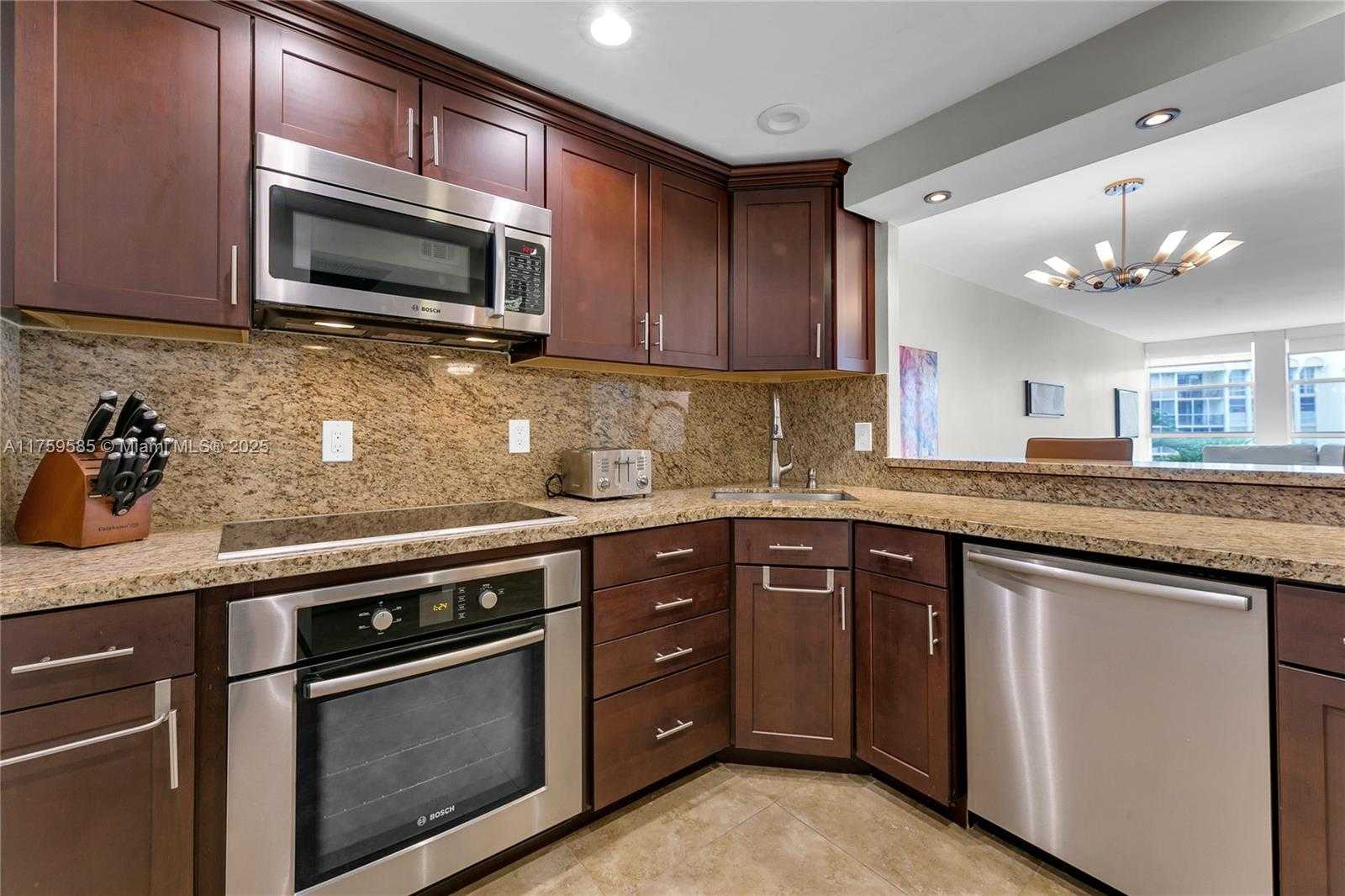 Small Image of 501 THREE ISLANDS BLVD #306, Hallandale Beach Number 19