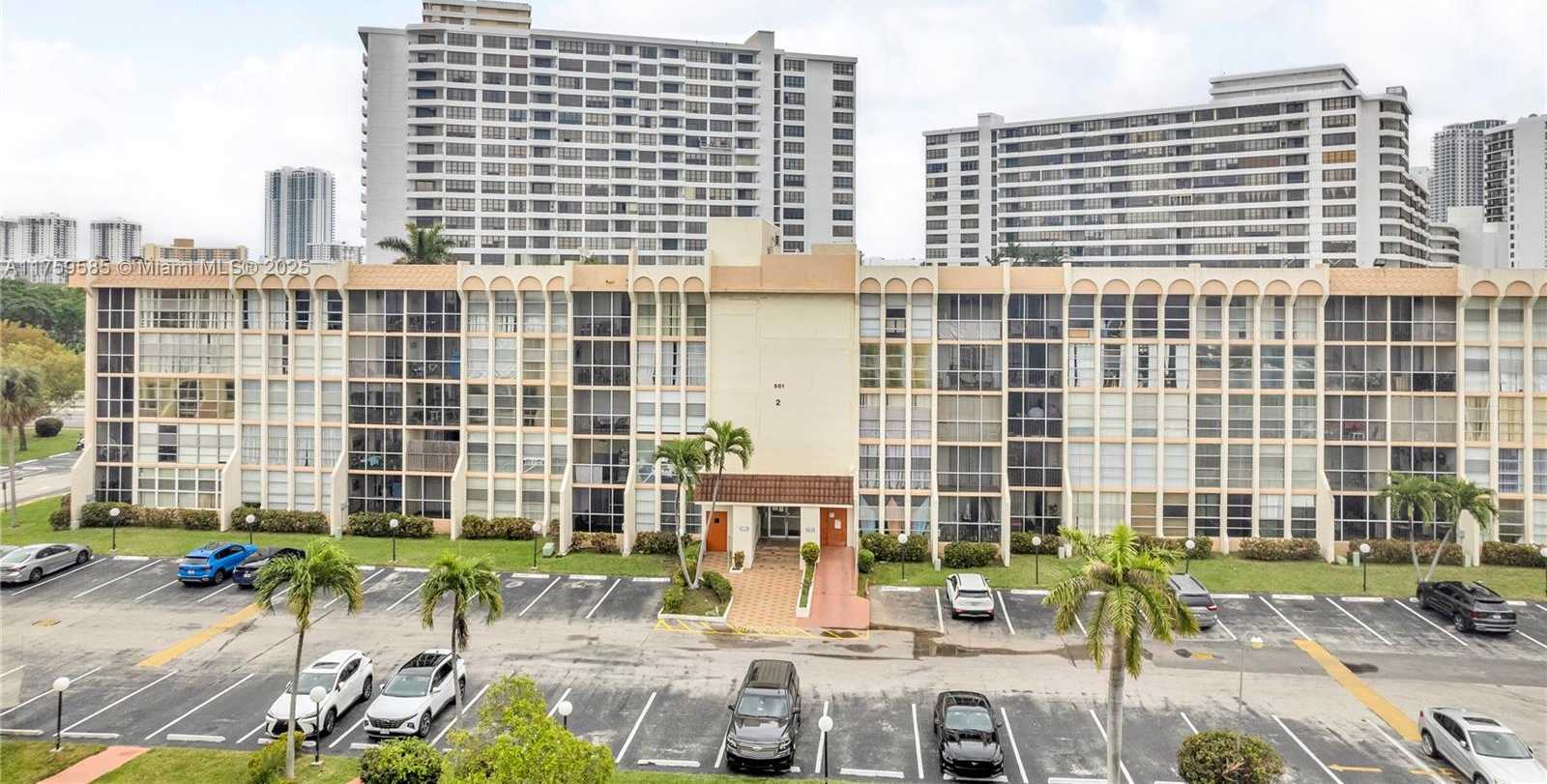 Small Image of 501 THREE ISLANDS BLVD #306, Hallandale Beach Number 30