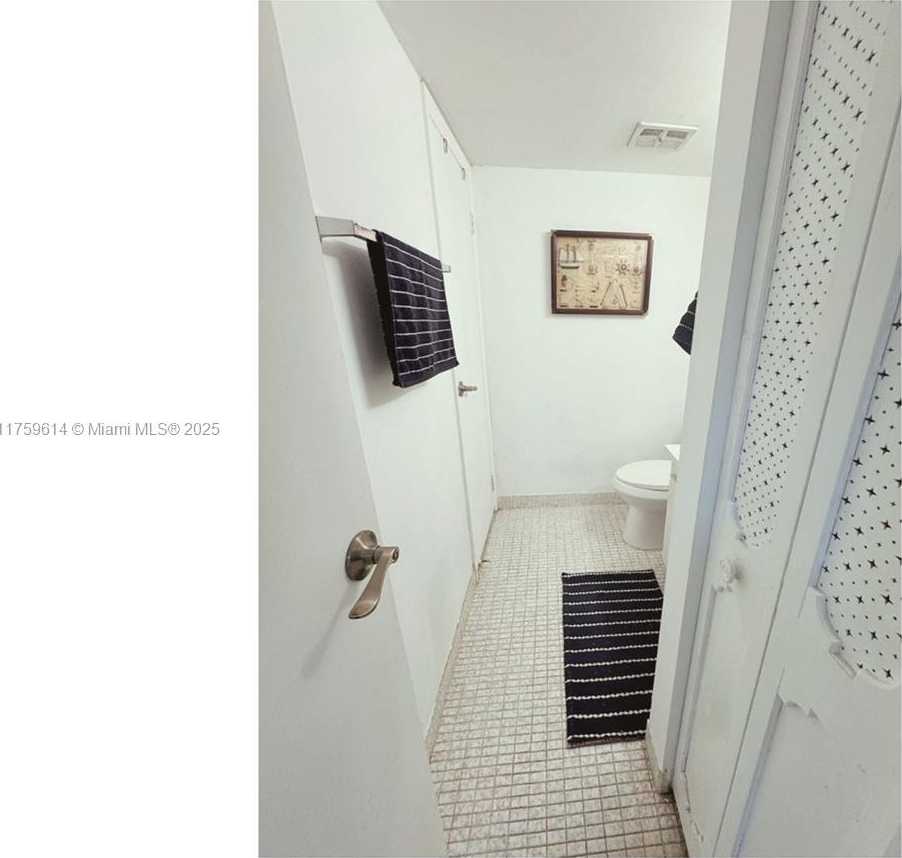 Small Image of 3101 NORTH COUNTRY CLUB DR #209, Aventura Number 10