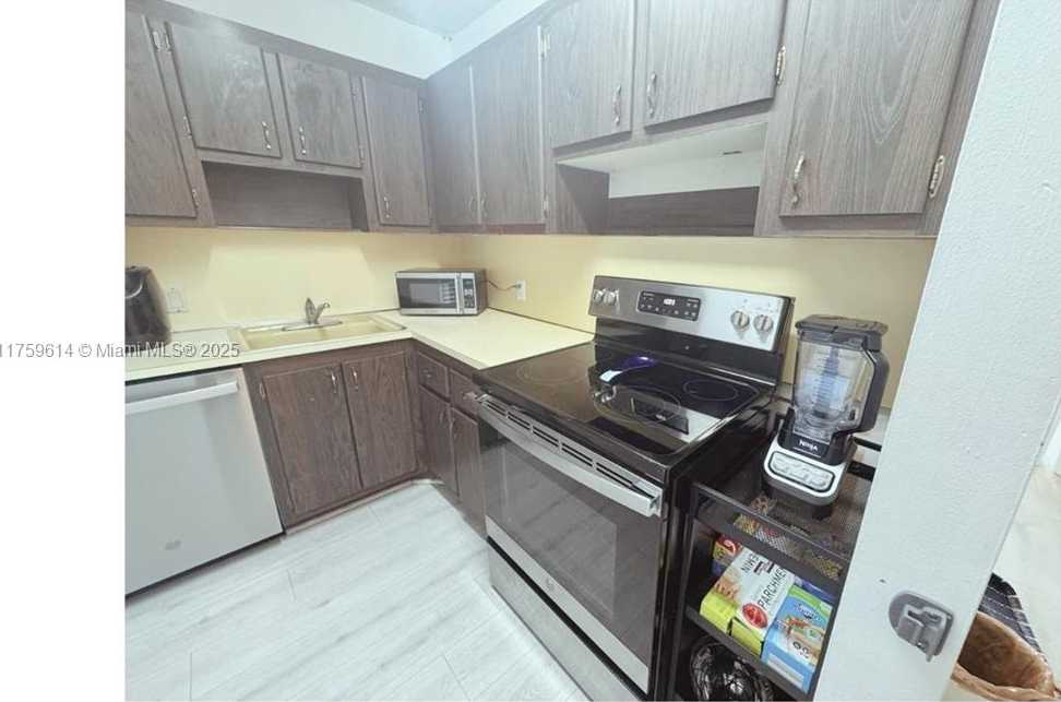 Small Image of 3101 NORTH COUNTRY CLUB DR #209, Aventura Number 13