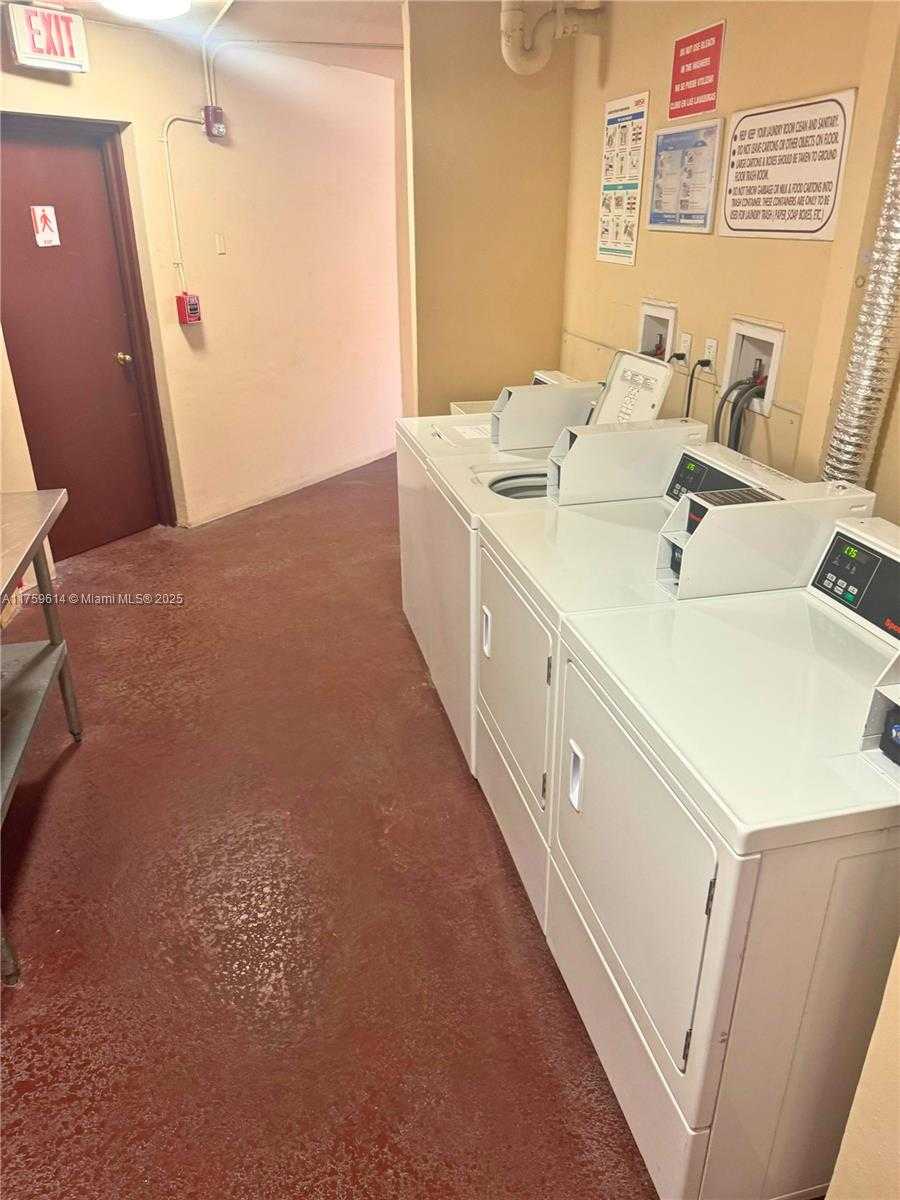 Small Image of 3101 NORTH COUNTRY CLUB DR #209, Aventura Number 22