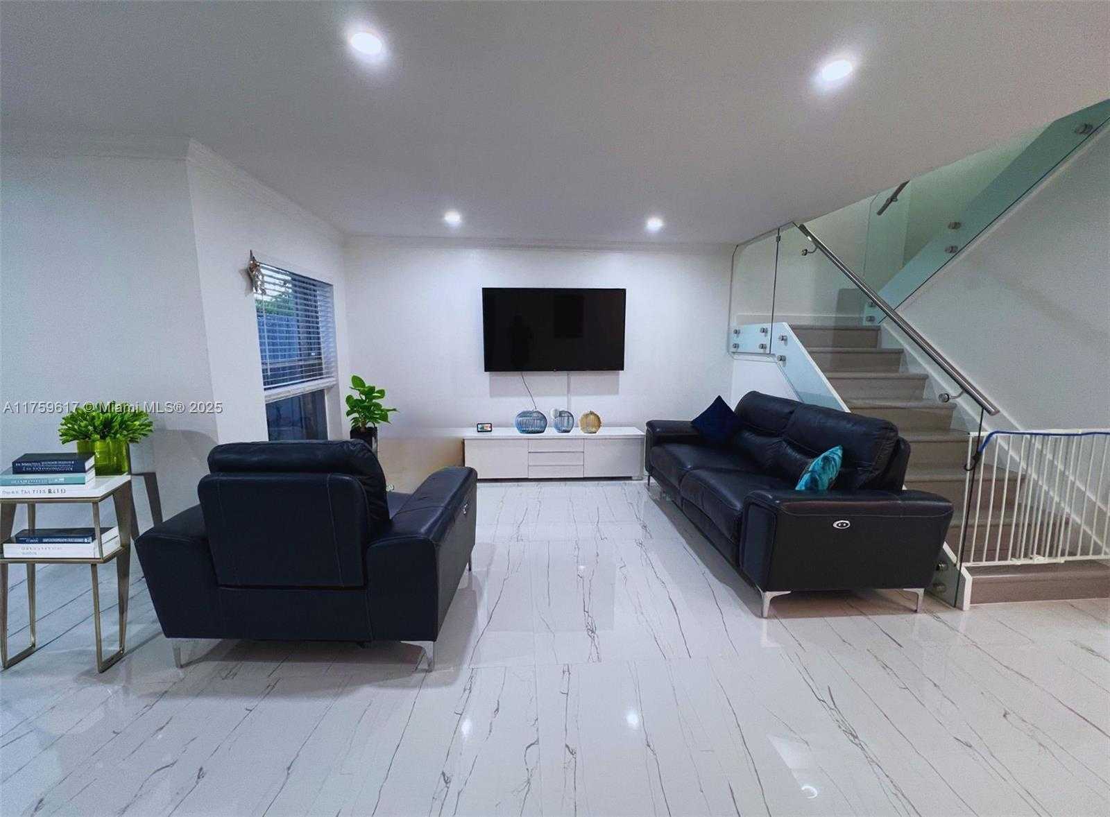 Small Image of 4734 GRAPEVINE WAY #4734, Davie Number 3