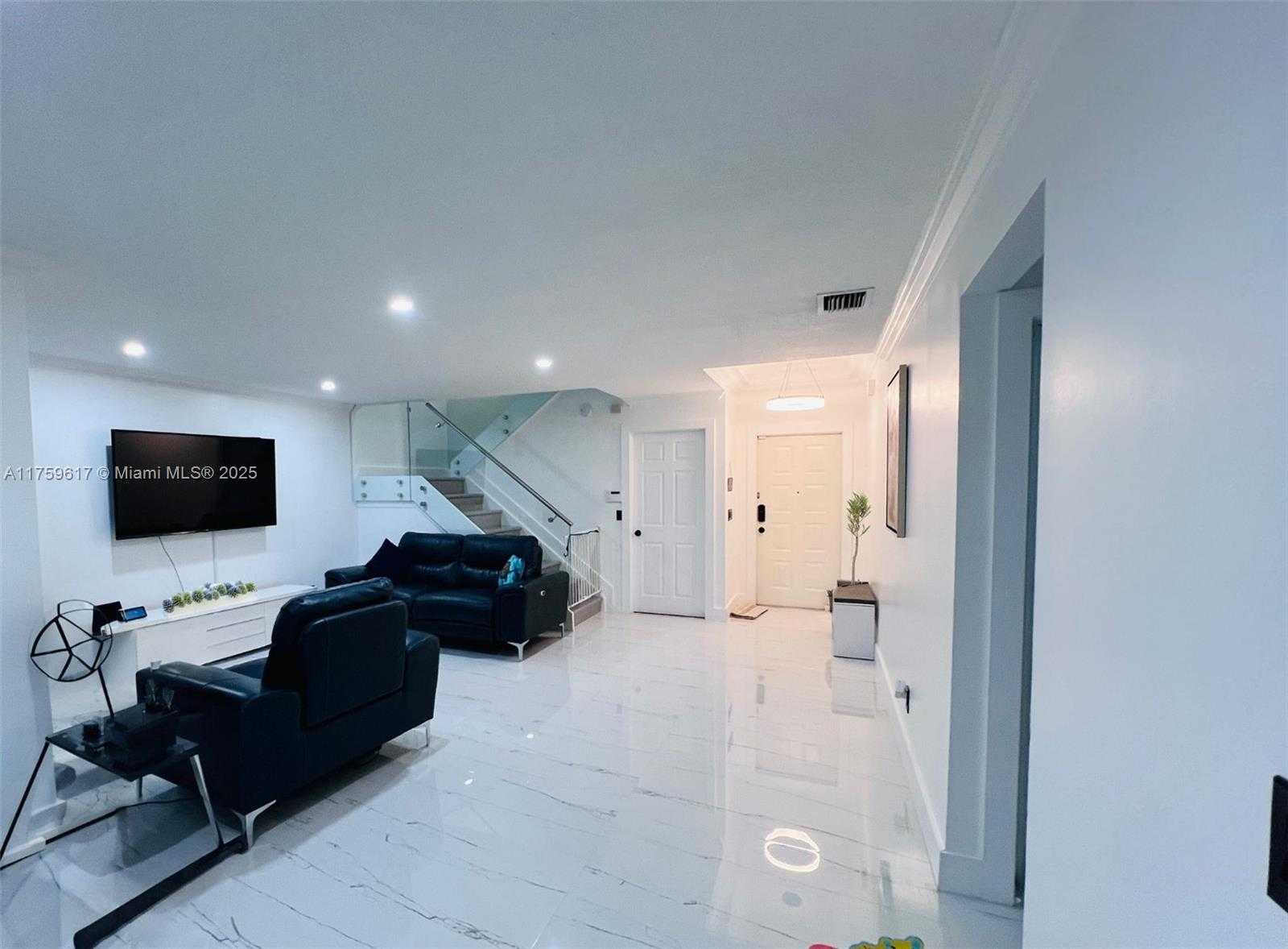 Small Image of 4734 GRAPEVINE WAY #4734, Davie Number 4
