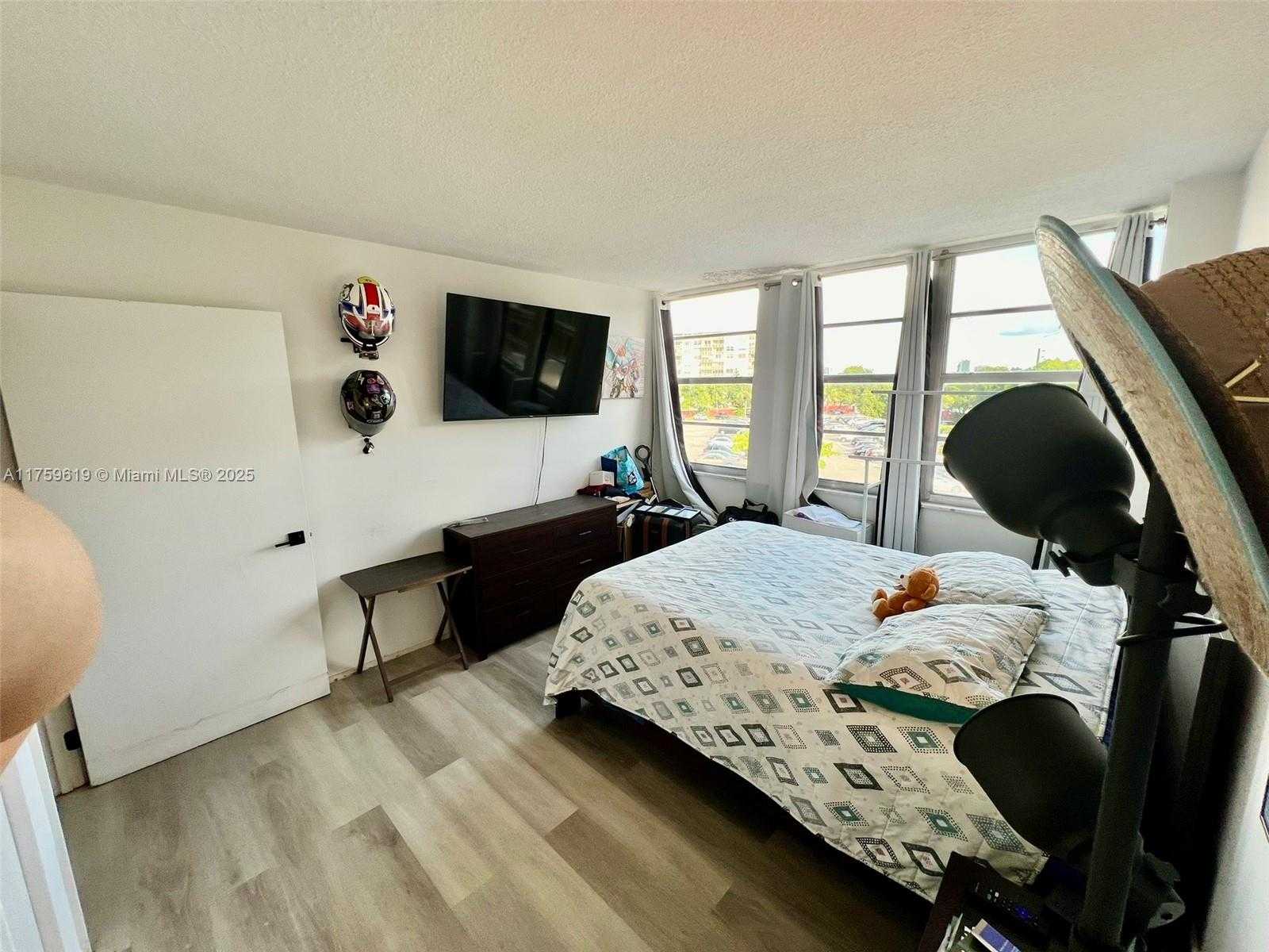 Small Image of 1351 NORTH EAST MIAMI GARDENS DR #325E, Miami Number 19