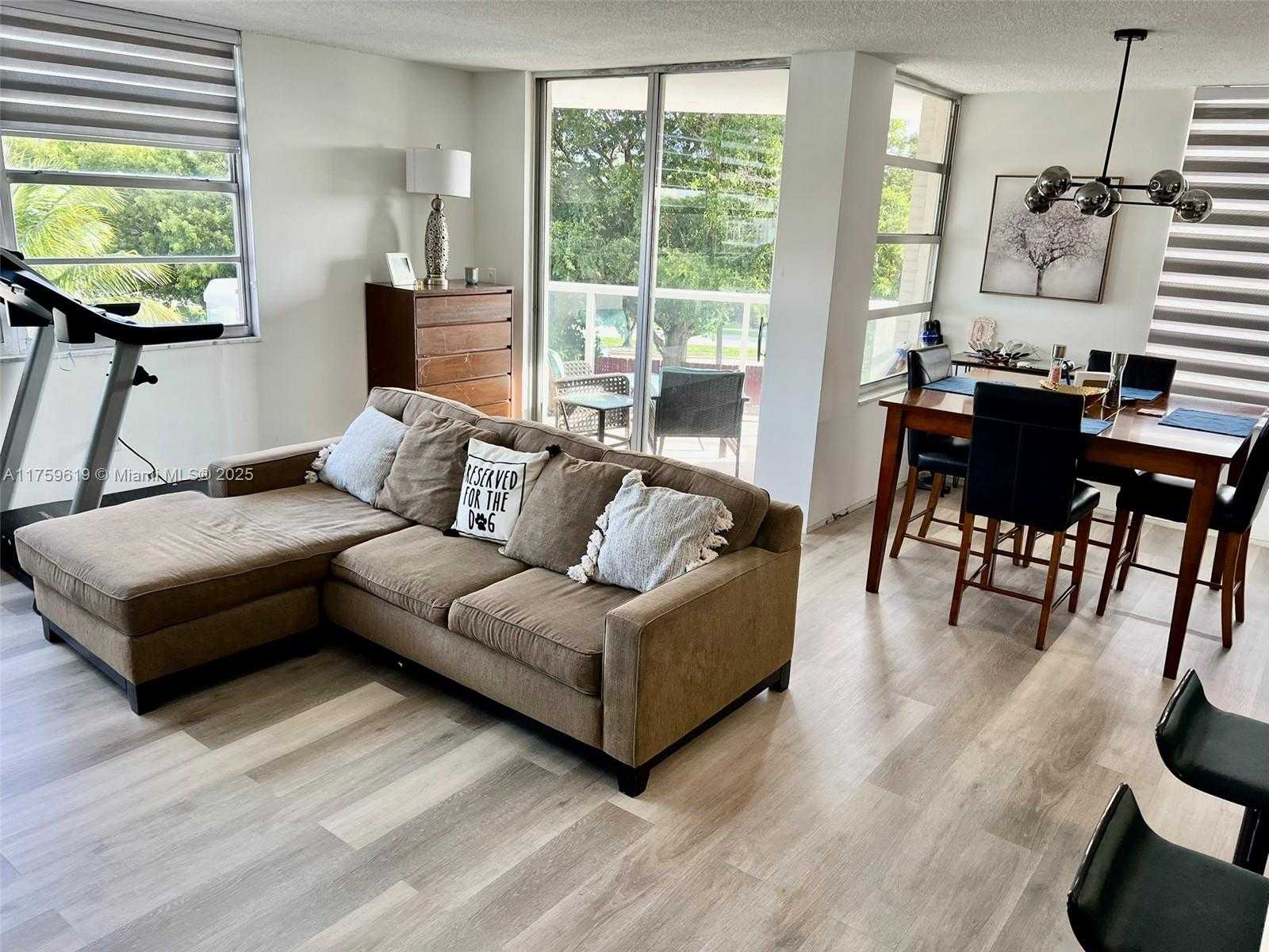 Small Image of 1351 NORTH EAST MIAMI GARDENS DR #325E, Miami Number 4