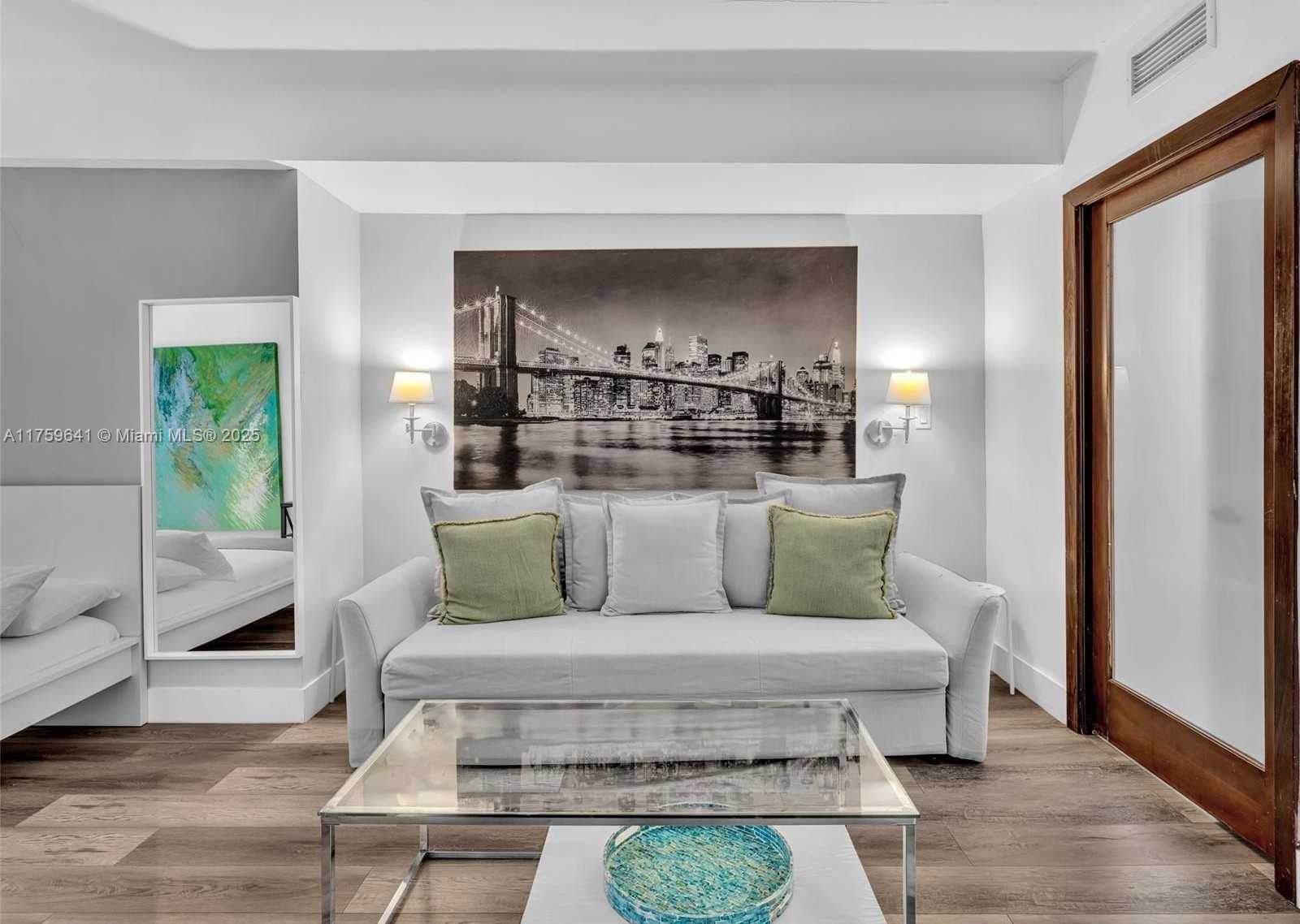 Small Image of 1052 OCEAN DR #C203, Miami Beach Number 13