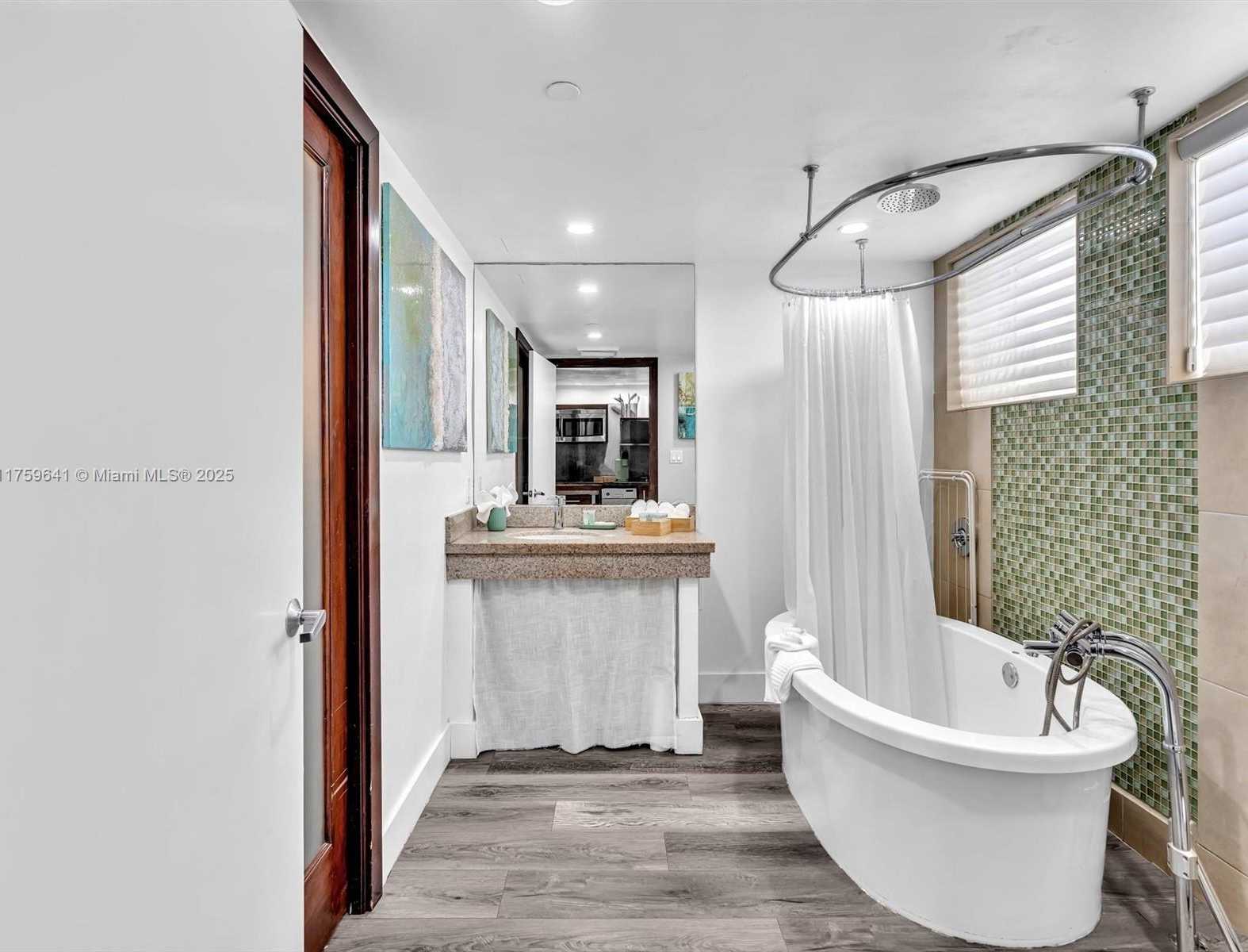 Small Image of 1052 OCEAN DR #C203, Miami Beach Number 20