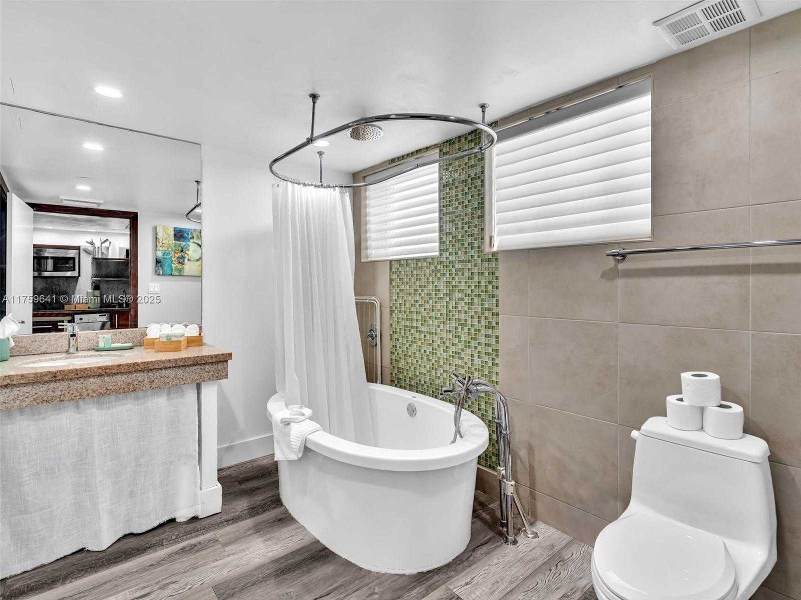 Small Image of 1052 OCEAN DR #C203, Miami Beach Number 21