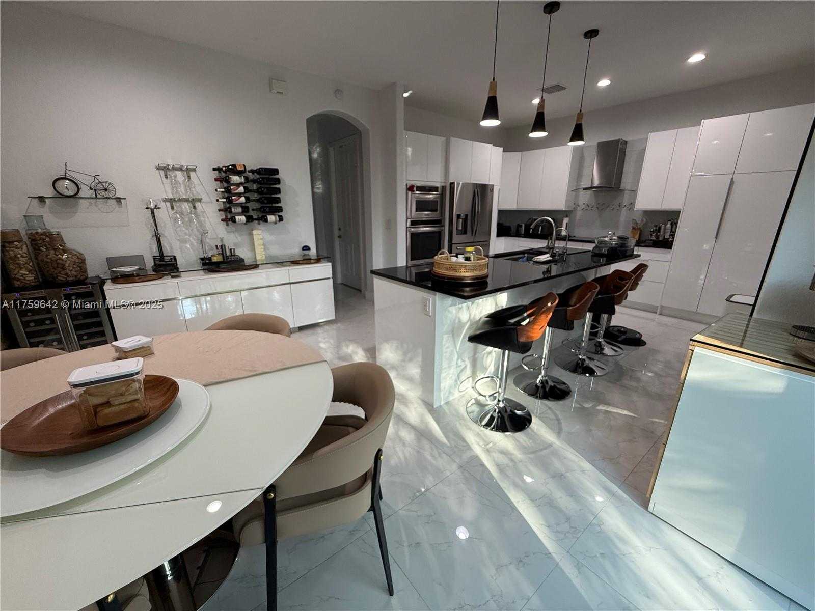 Small Image of 6923 JULIA GARDENS DR, Coconut Creek Number 10