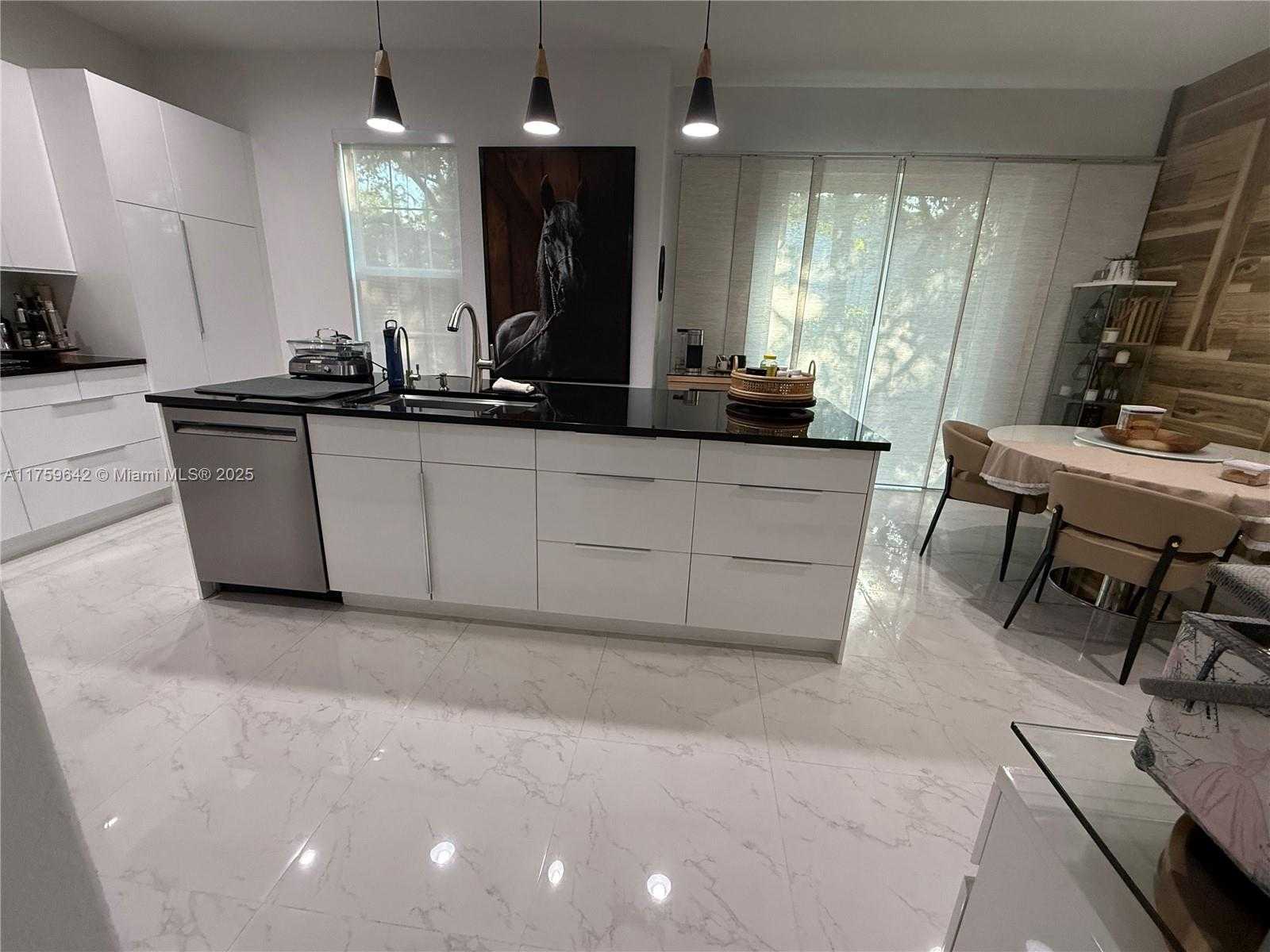 Small Image of 6923 JULIA GARDENS DR, Coconut Creek Number 11