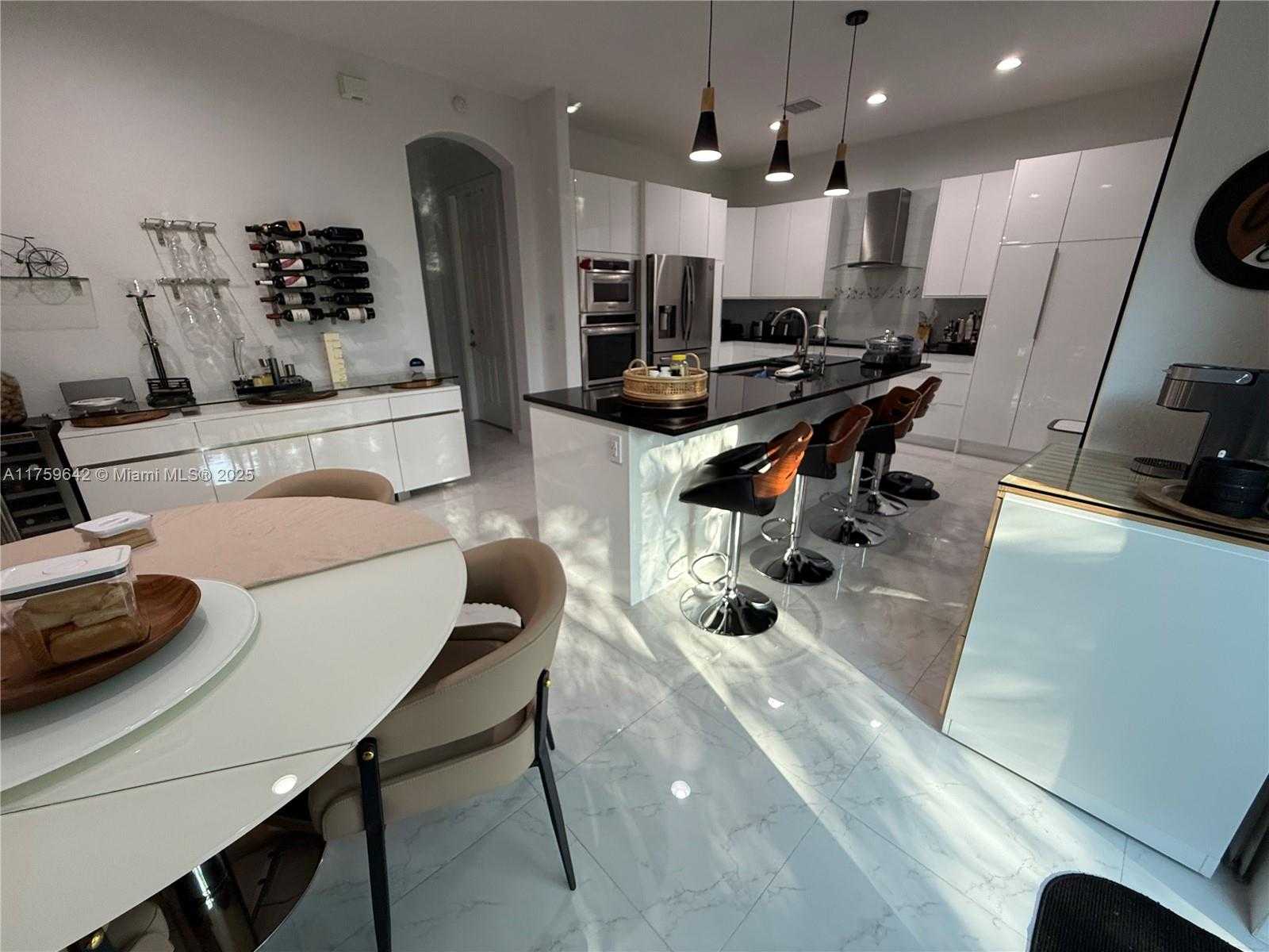 Small Image of 6923 JULIA GARDENS DR, Coconut Creek Number 12