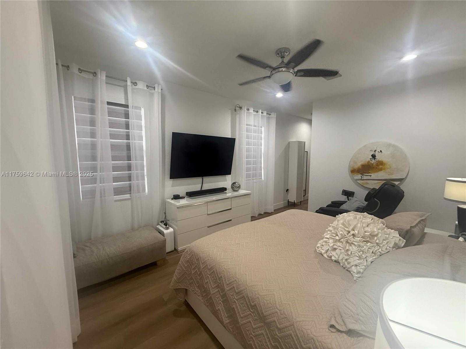 Small Image of 6923 JULIA GARDENS DR, Coconut Creek Number 15