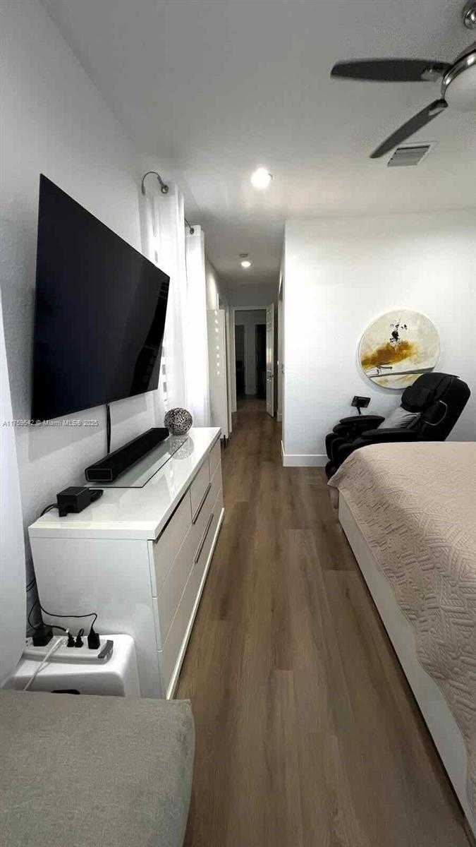 Small Image of 6923 JULIA GARDENS DR, Coconut Creek Number 16