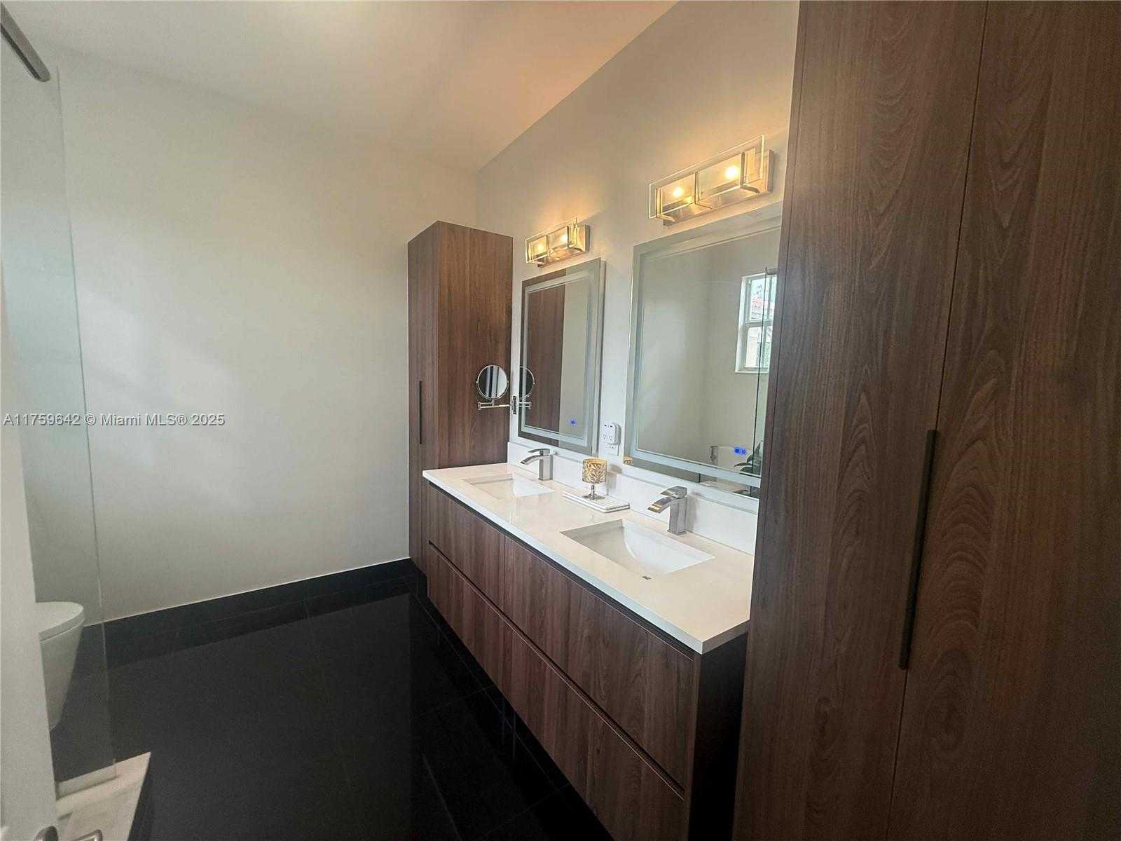 Small Image of 6923 JULIA GARDENS DR, Coconut Creek Number 20