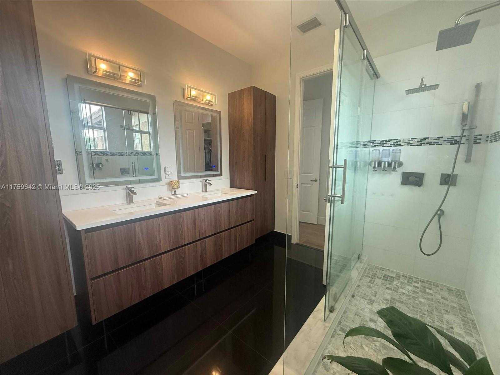 Small Image of 6923 JULIA GARDENS DR, Coconut Creek Number 21