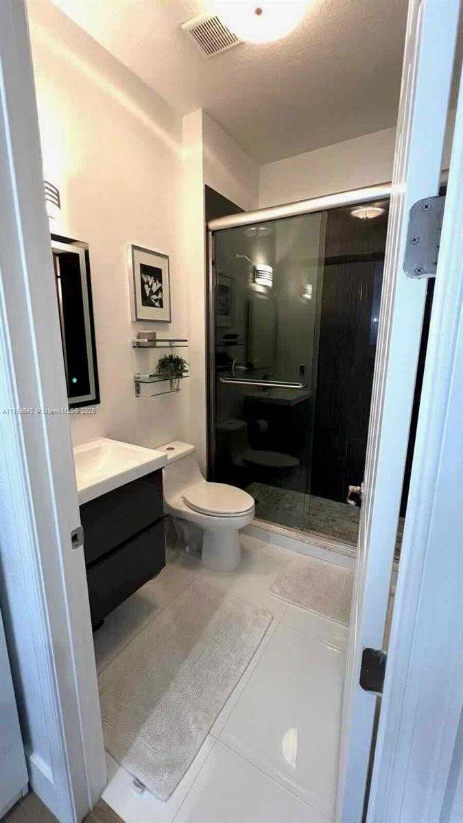 Small Image of 6923 JULIA GARDENS DR, Coconut Creek Number 29