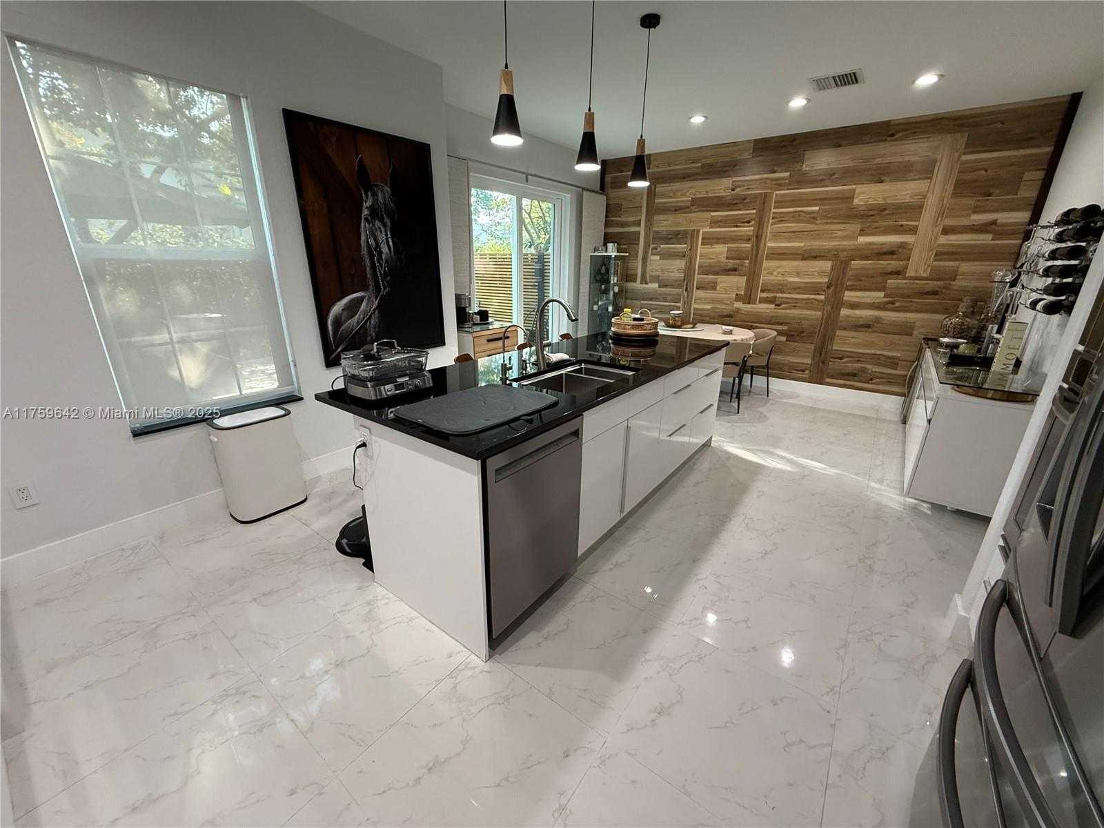 Small Image of 6923 JULIA GARDENS DR, Coconut Creek Number 9