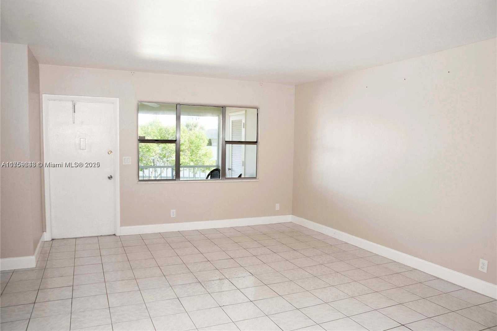 Small Image of 270 LAYNE BLVD #305, Hallandale Beach Number 11