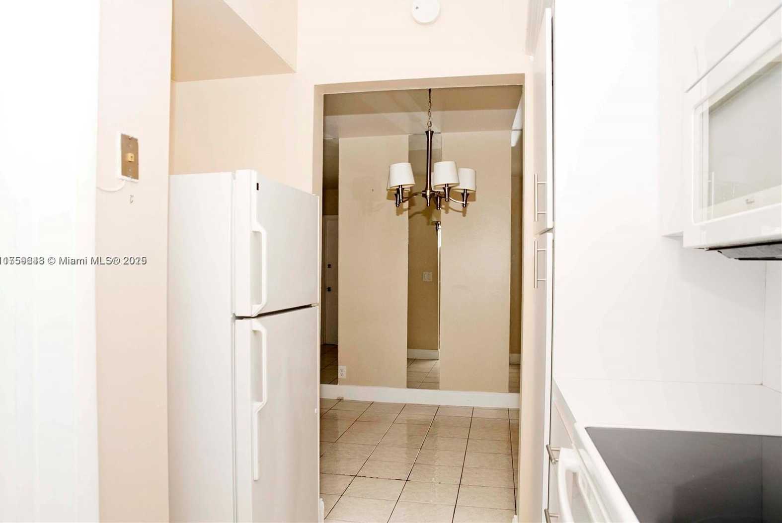 Small Image of 270 LAYNE BLVD #305, Hallandale Beach Number 14