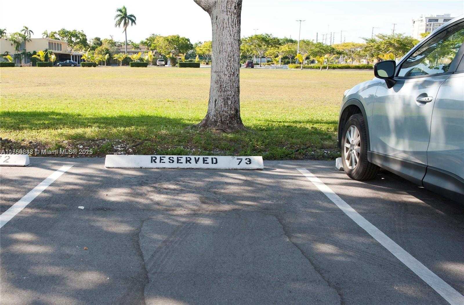 Small Image of 270 LAYNE BLVD #305, Hallandale Beach Number 18