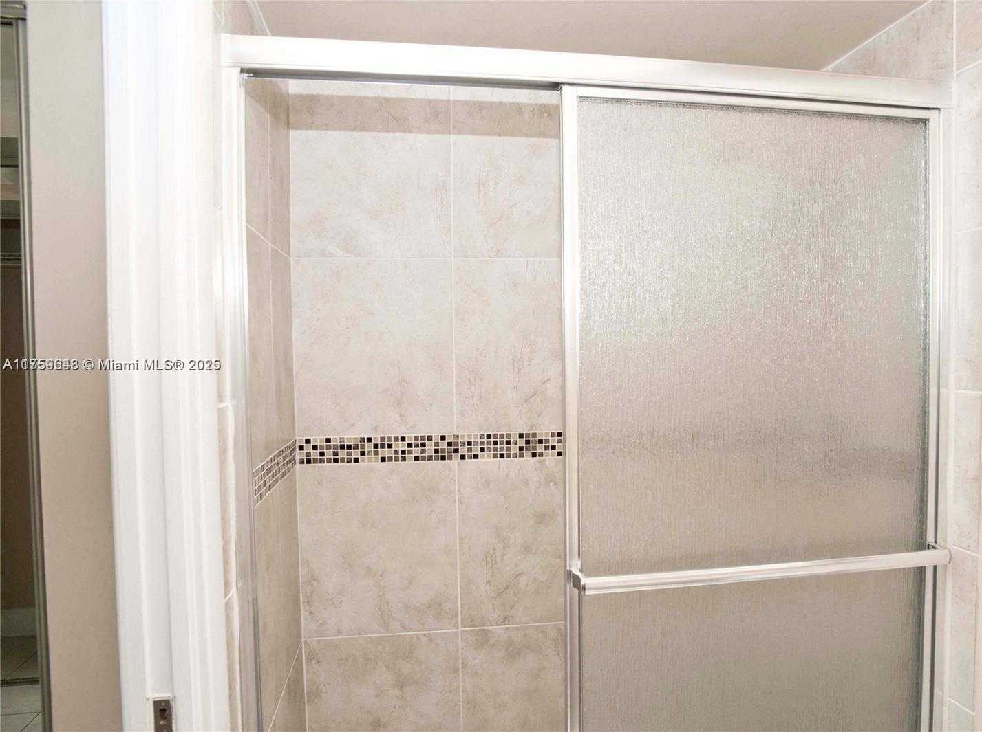 Small Image of 270 LAYNE BLVD #305, Hallandale Beach Number 4