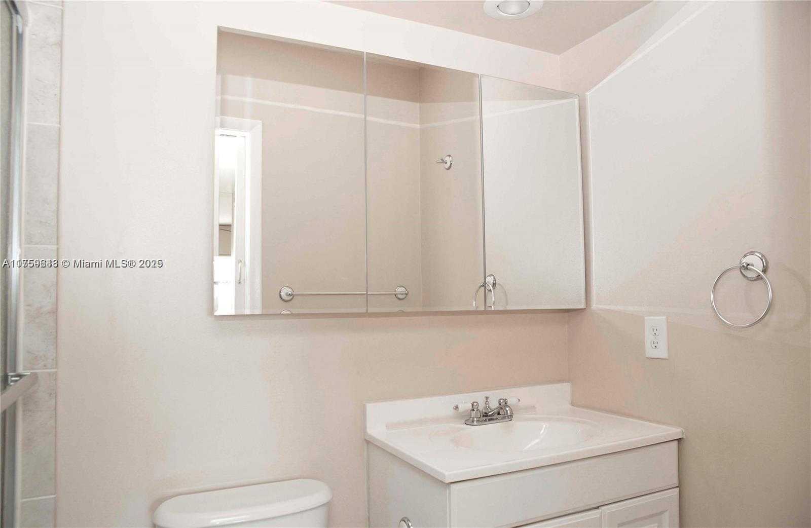 Small Image of 270 LAYNE BLVD #305, Hallandale Beach Number 9