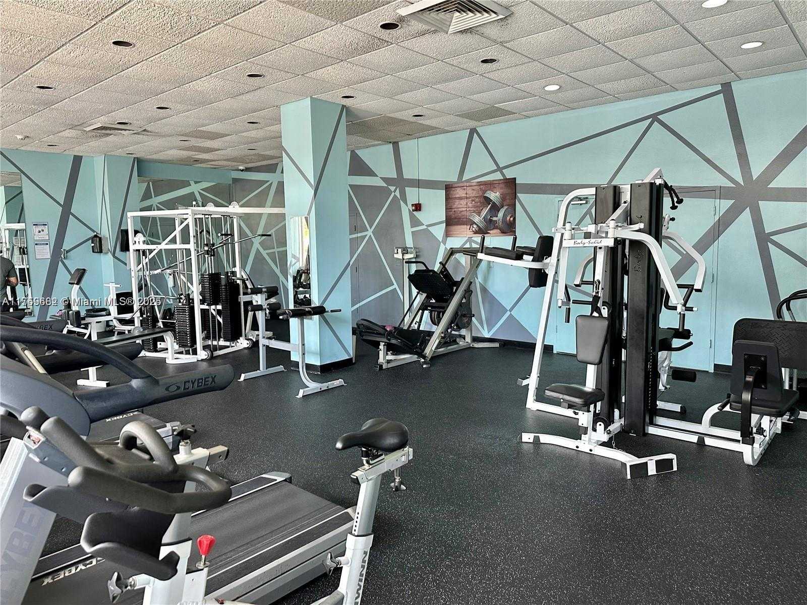 Small Image of 7441 WAYNE AVE #7P, Miami Beach Number 2