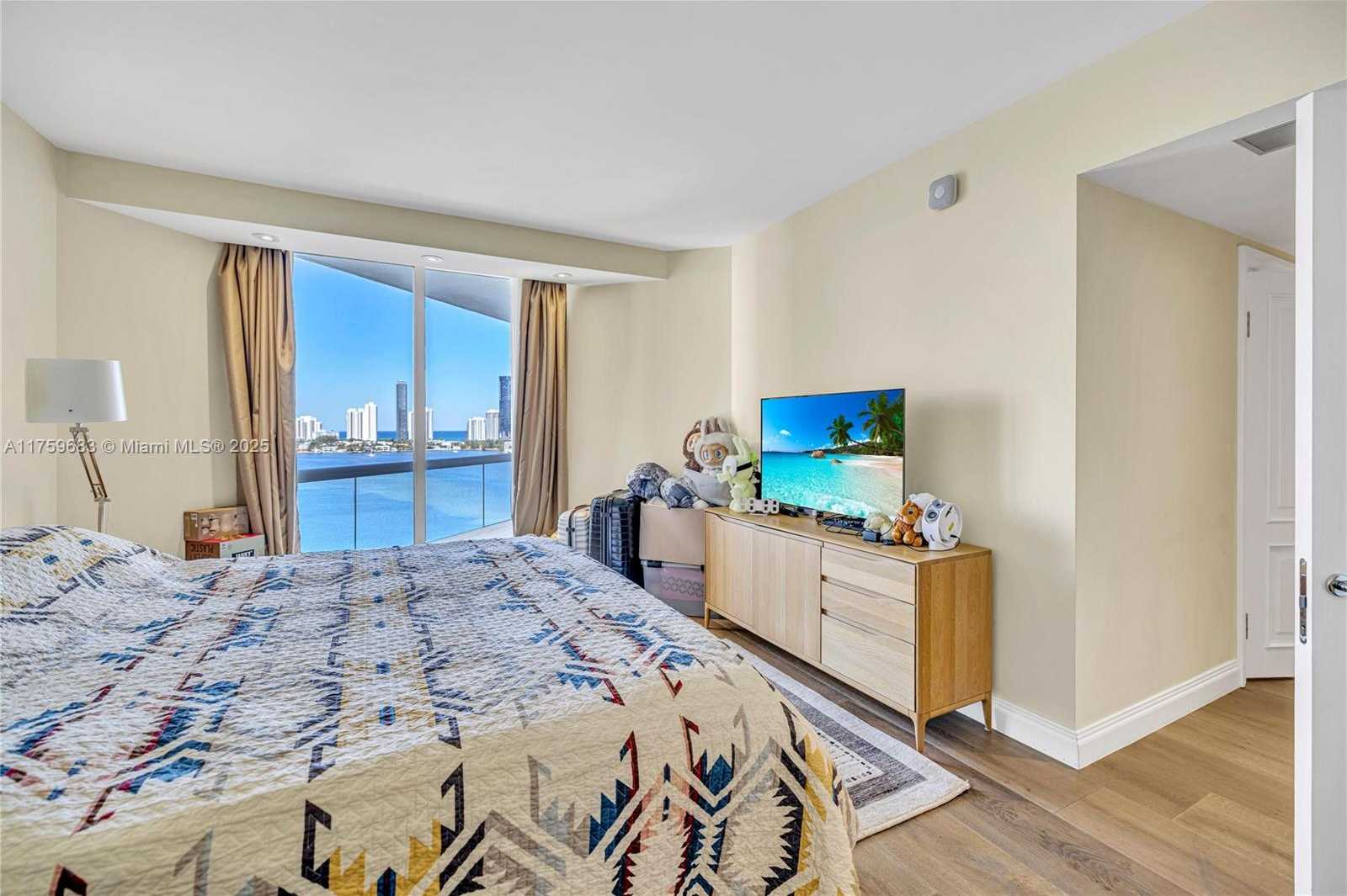 Small Image of 2600 EAST ISLAND BLVD #1704, Aventura Number 30
