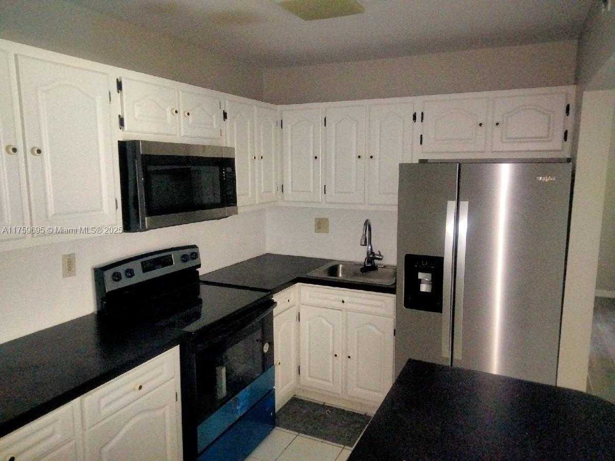 Small Image of 9225 SOUTH WEST 87TH AVE #A3, Miami Number 4