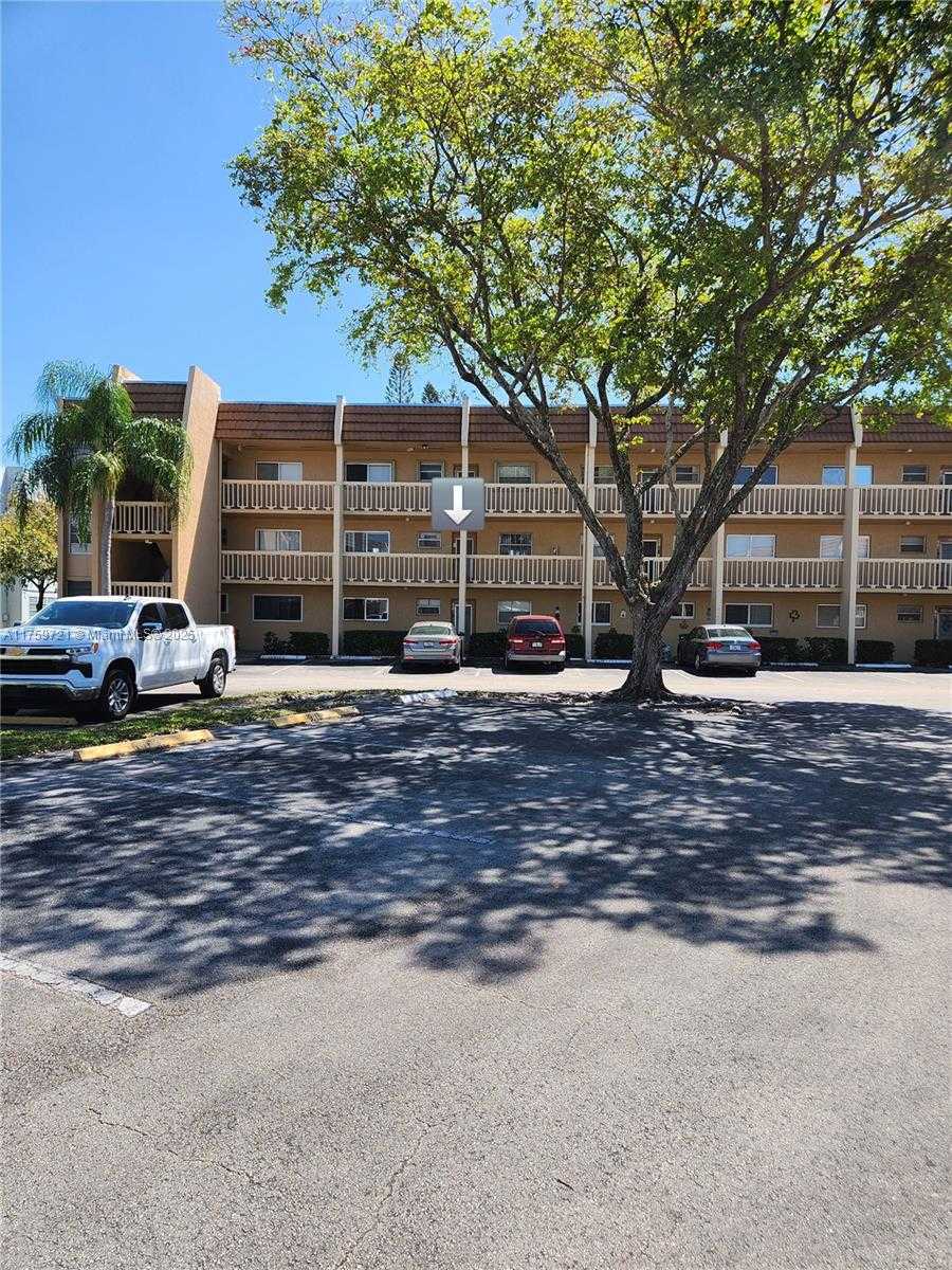 Small Image of 6670 ROYAL PALM #K 202, Pompano Beach Number 11