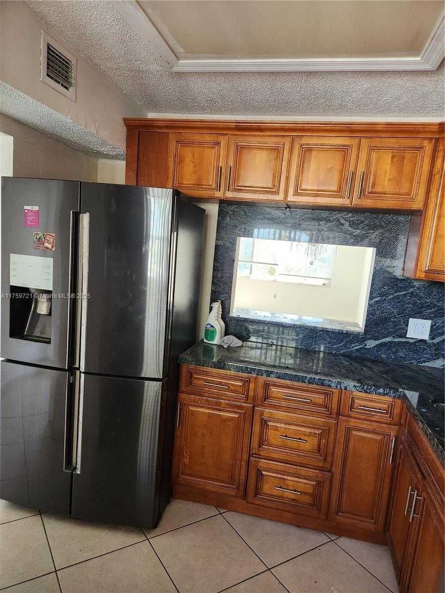 Small Image of 6670 ROYAL PALM #K 202, Pompano Beach Number 19