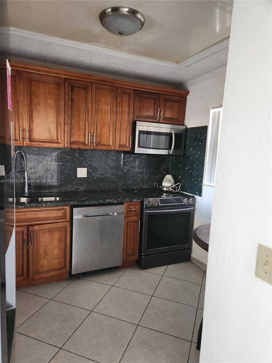 Small Image of 6670 ROYAL PALM #K 202, Pompano Beach Number 20