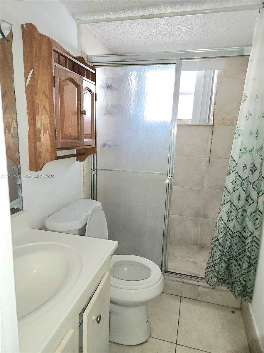 Small Image of 6670 ROYAL PALM #K 202, Pompano Beach Number 21