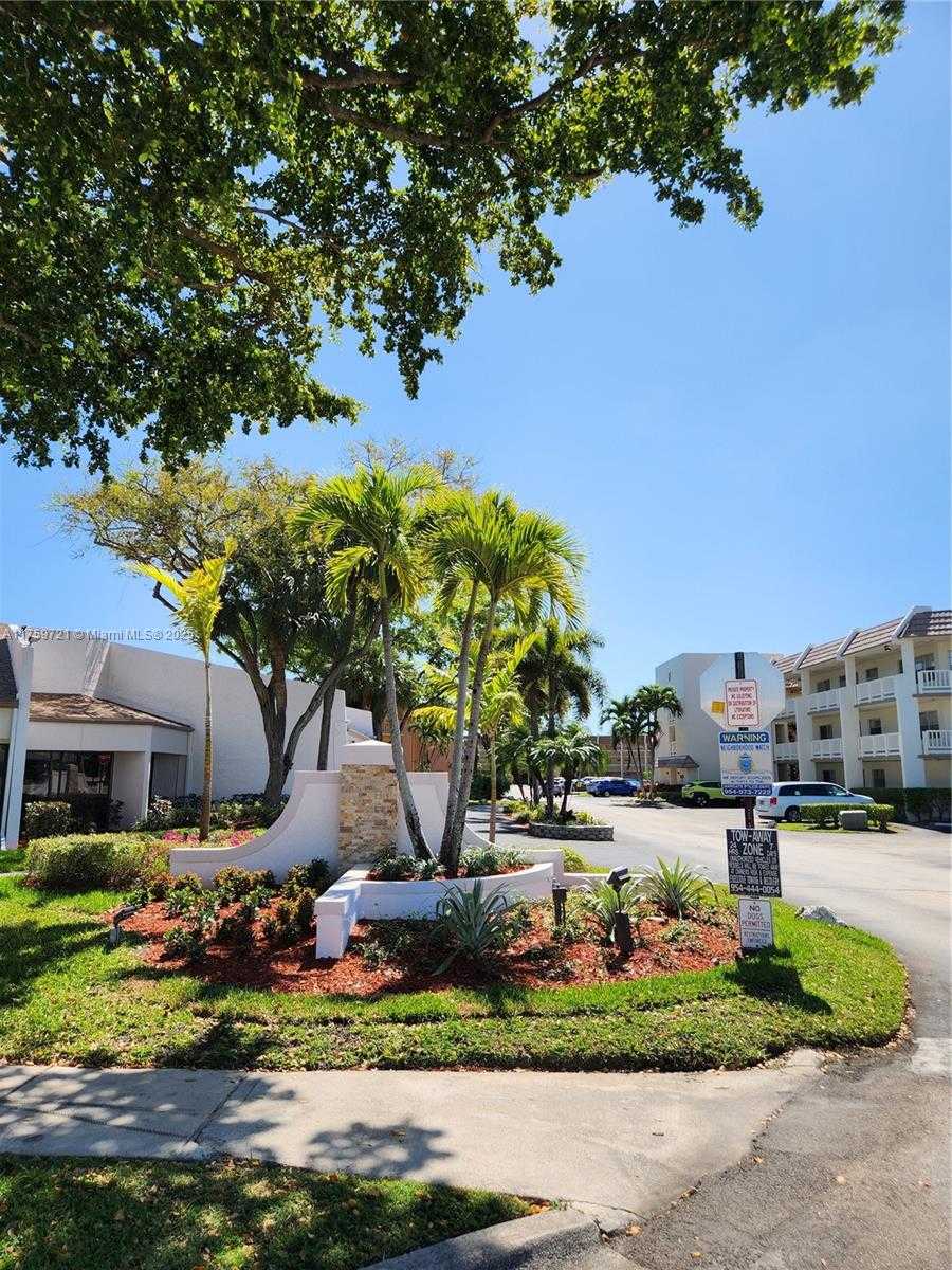 Small Image of 6670 ROYAL PALM #K 202, Pompano Beach Number 3