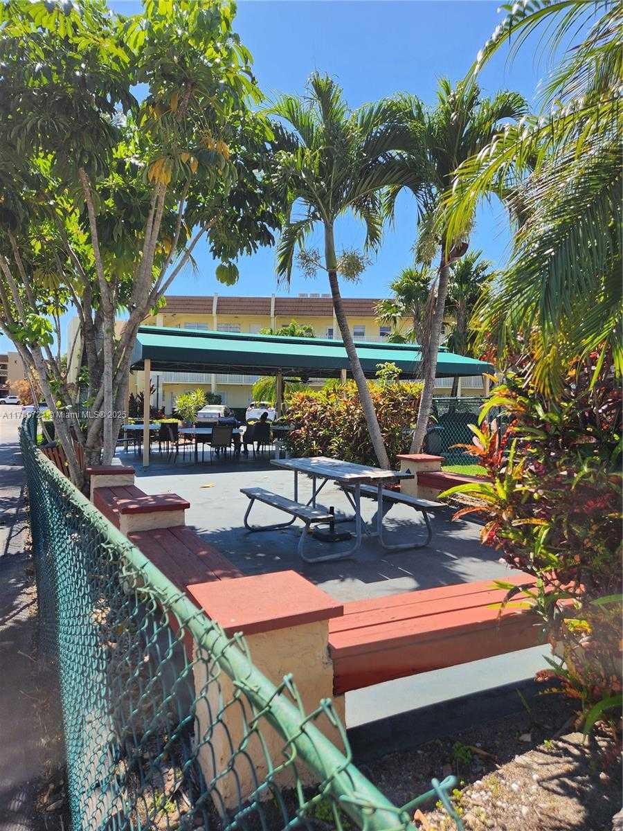 Small Image of 6670 ROYAL PALM #K 202, Pompano Beach Number 5