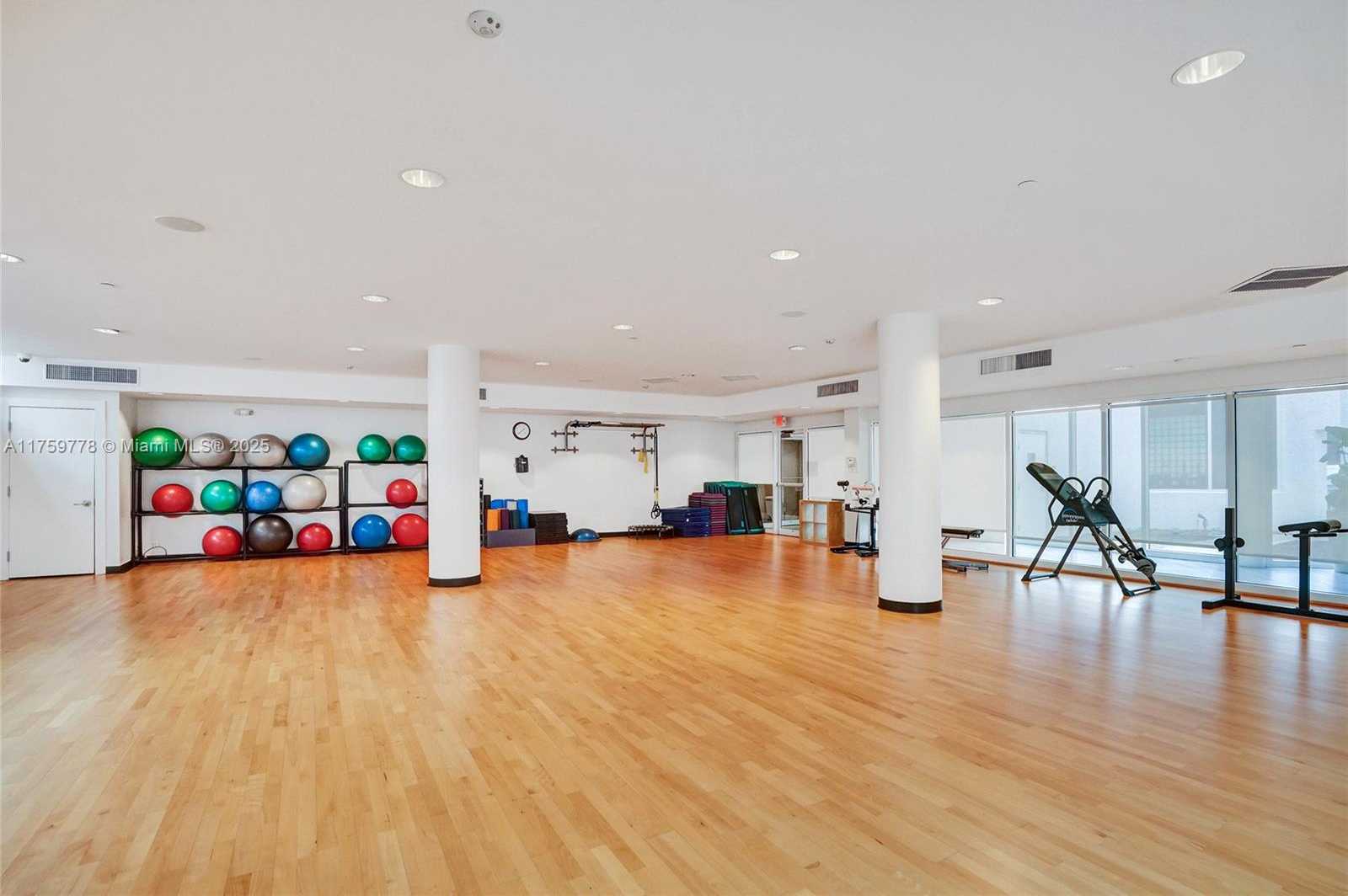 Small Image of 20281 EAST COUNTRY CLUB DR #1712, Aventura Number 42