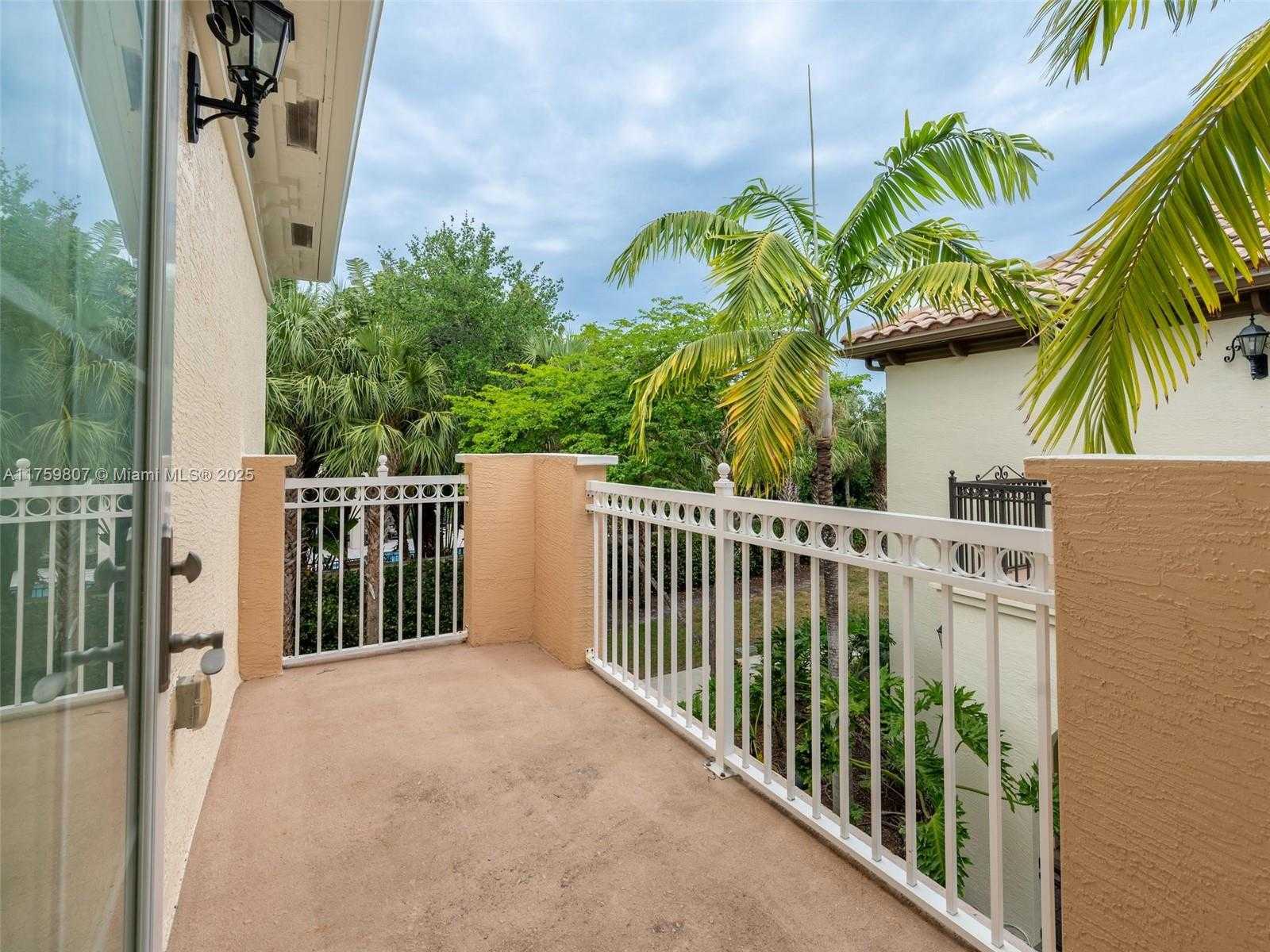 Small Image of 2907 TORTOLA WAY, Cooper City Number 11