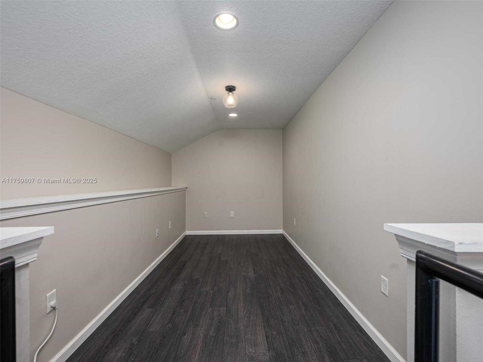 Small Image of 2907 TORTOLA WAY, Cooper City Number 13