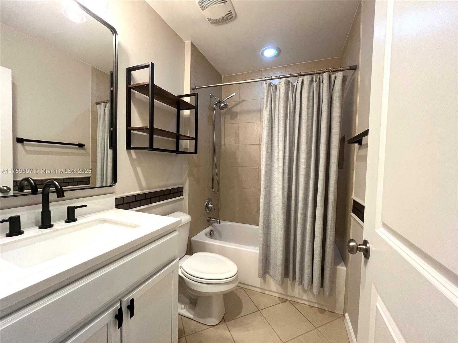 Small Image of 2907 TORTOLA WAY, Cooper City Number 20