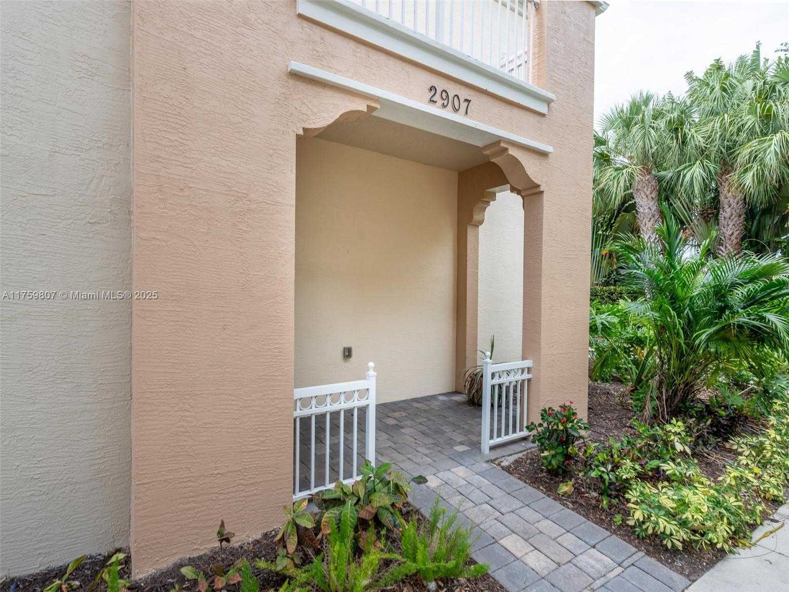 Small Image of 2907 TORTOLA WAY, Cooper City Number 4