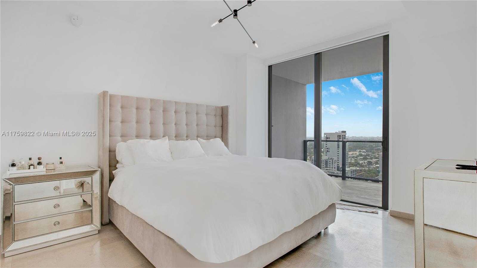 Small Image of 88 SOUTH WEST 7TH ST #2208, Miami Number 14