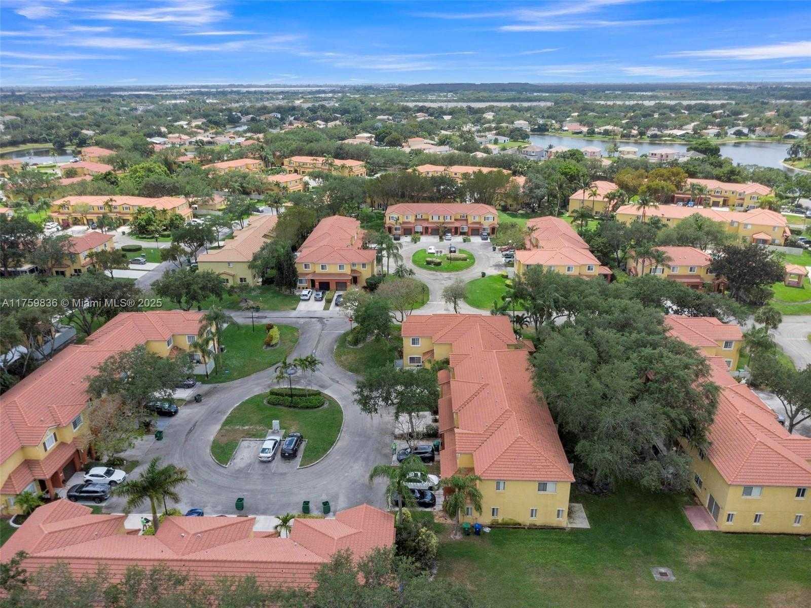 Small Image of 1845 SOUTH WEST 102ND WAY #1845, Miramar Number 41