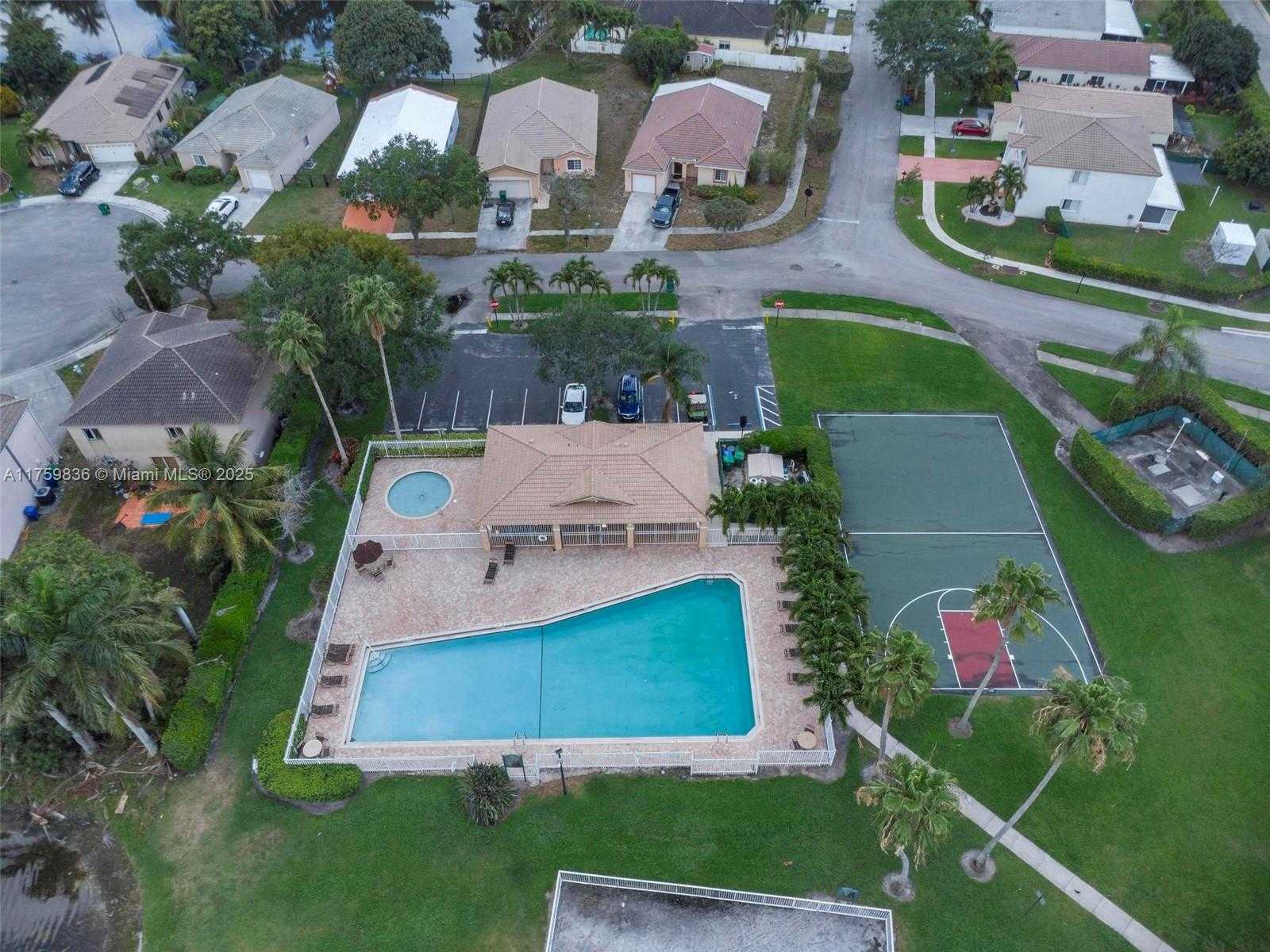 Small Image of 1845 SOUTH WEST 102ND WAY #1845, Miramar Number 44