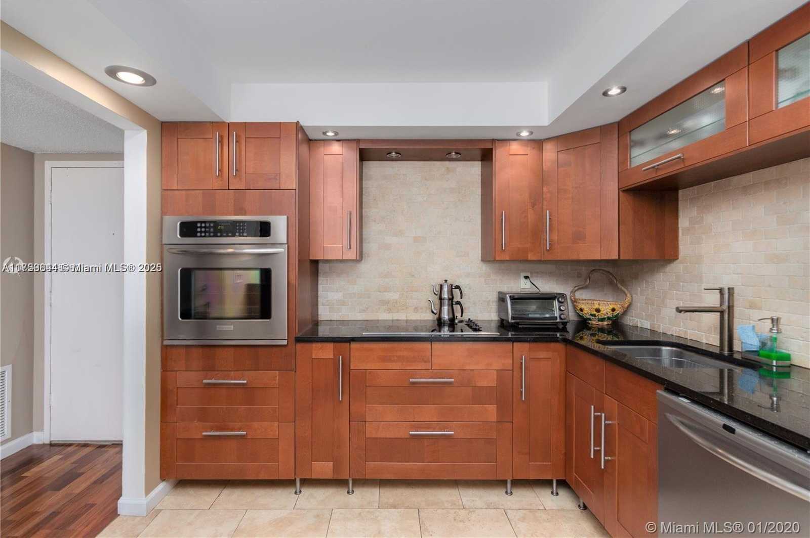 Small Image of 18021 BISCAYNE BLVD #1503, Aventura Number 3