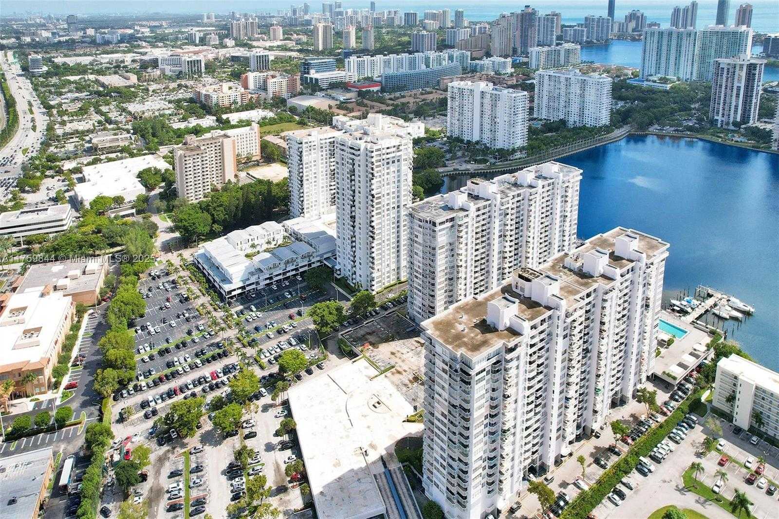 Small Image of 18021 BISCAYNE BLVD #1503, Aventura Number 35