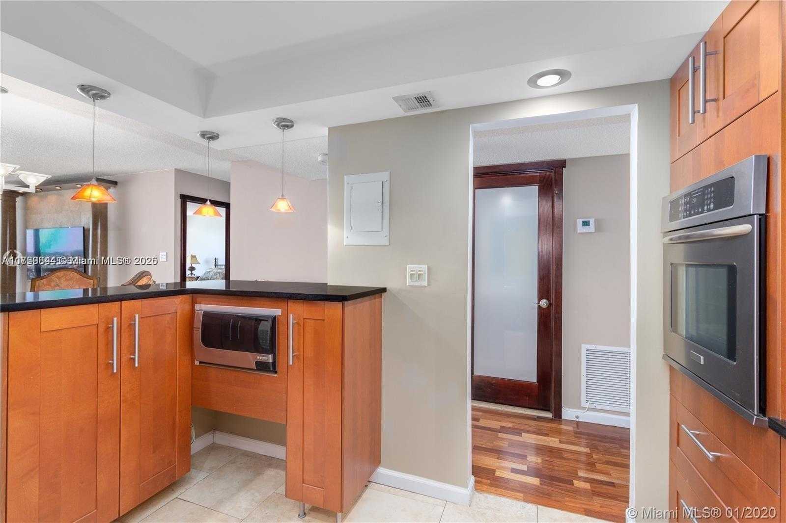 Small Image of 18021 BISCAYNE BLVD #1503, Aventura Number 5