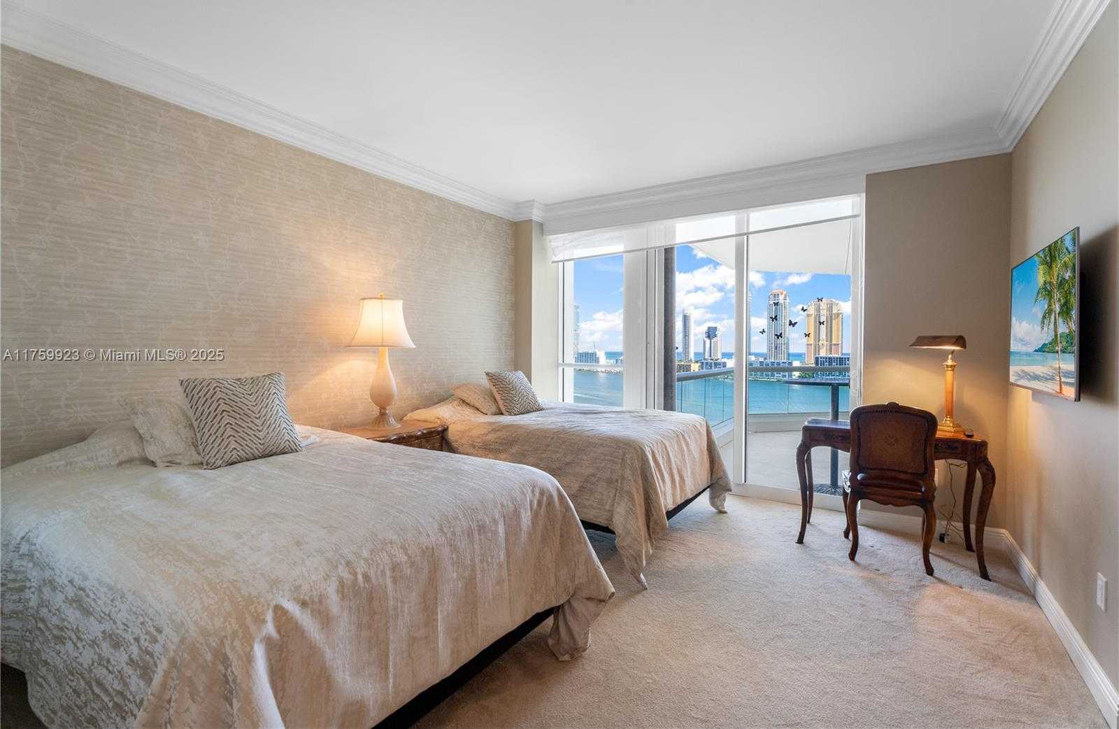 Small Image of 2600 ISLAND BLVD #1605, Aventura Number 12
