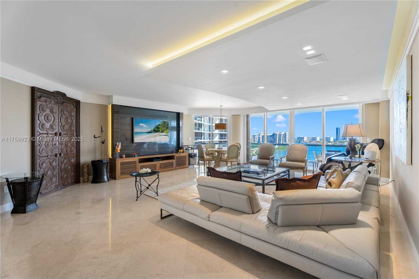 Small Image of 2600 ISLAND BLVD #1605, Aventura Number 2