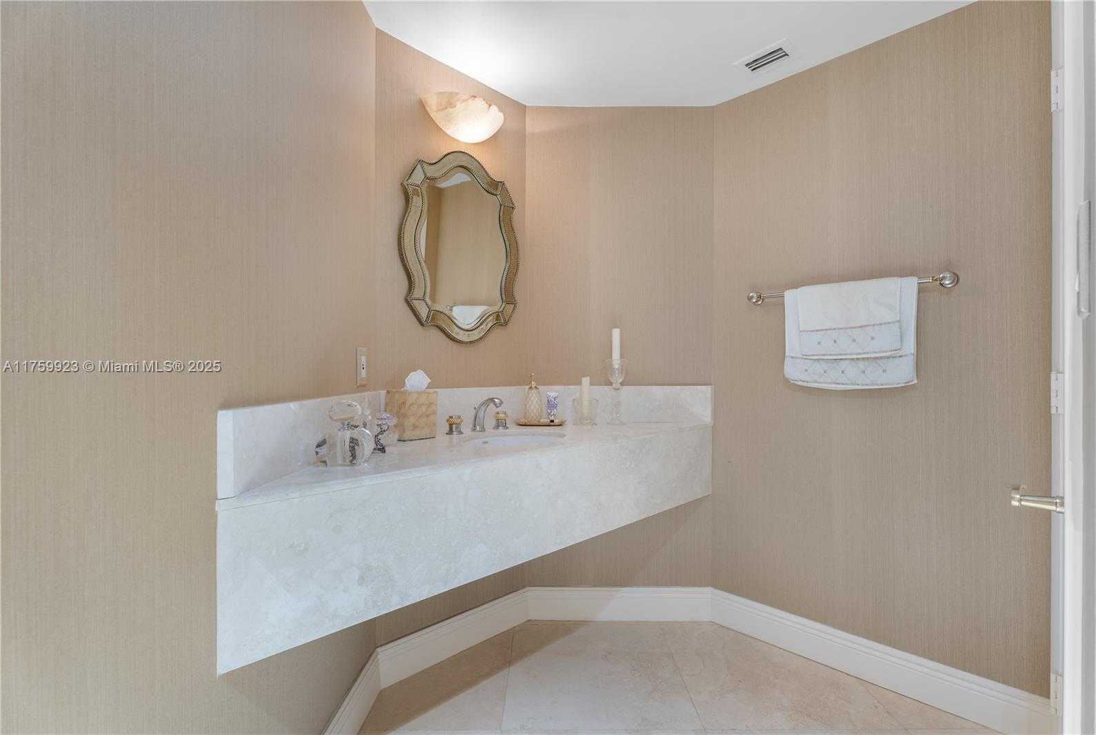 Small Image of 2600 ISLAND BLVD #1605, Aventura Number 21